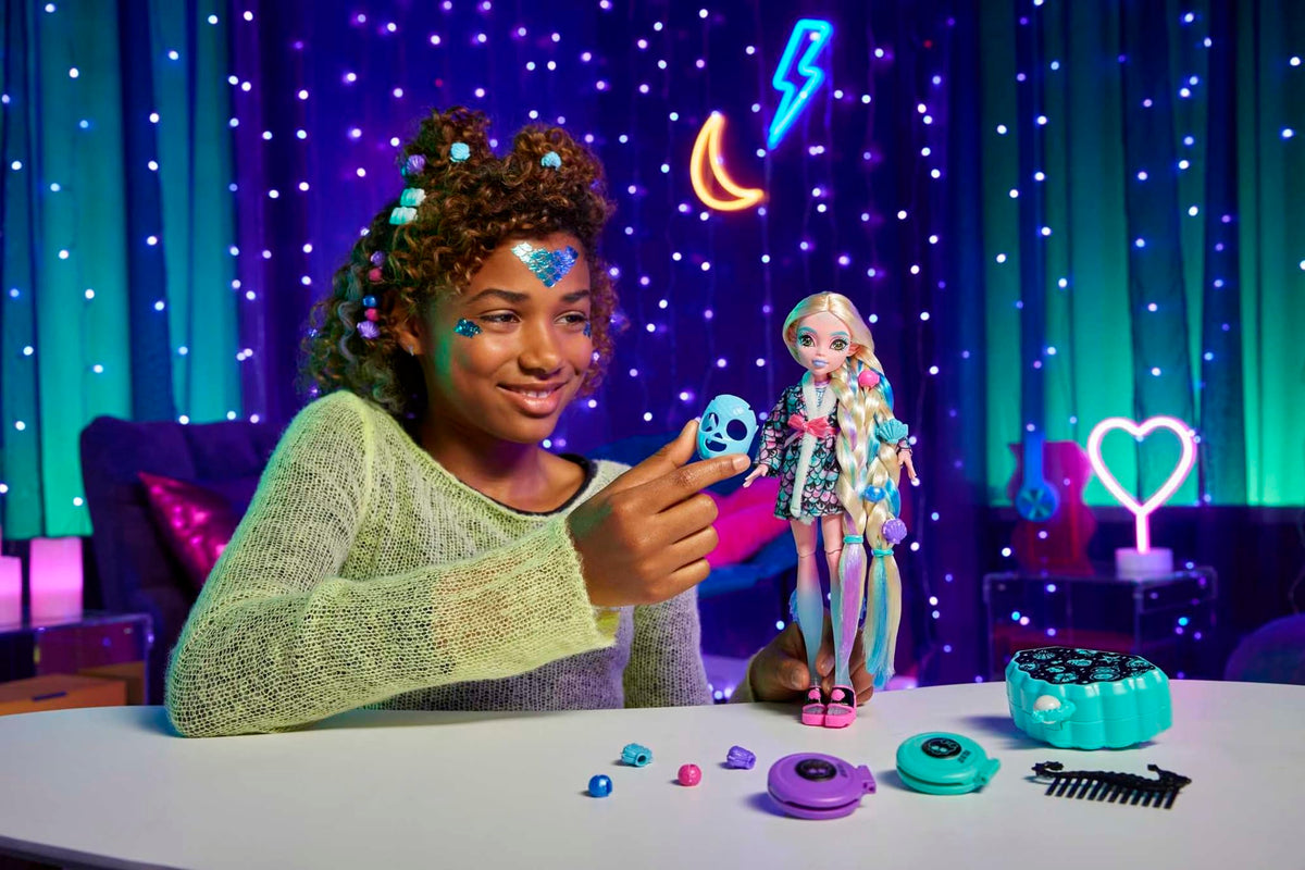 Monster High Doll with Hairstyling Clips, Hair Chalk & Tattoos C726569